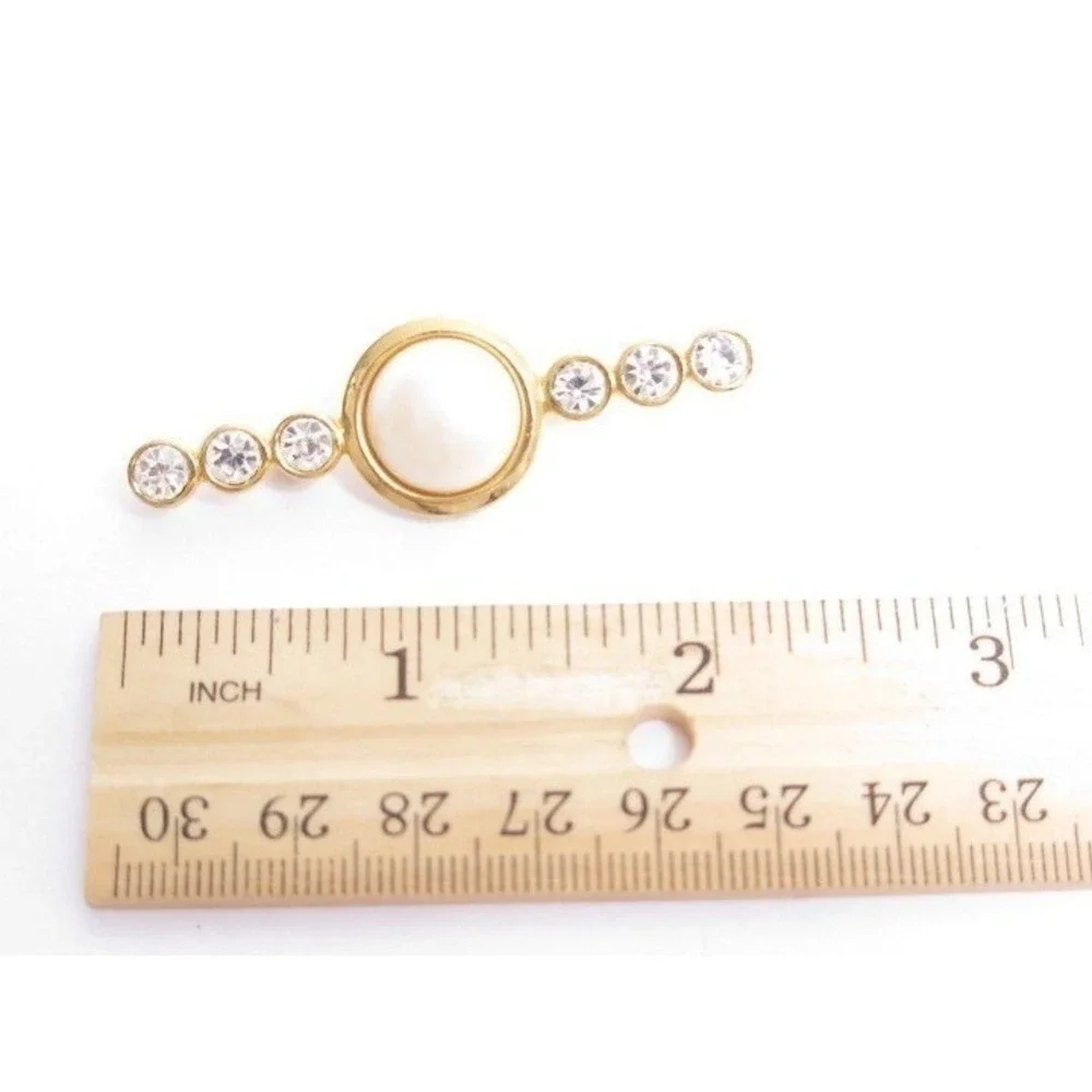 The Unbranded Brand vintage round